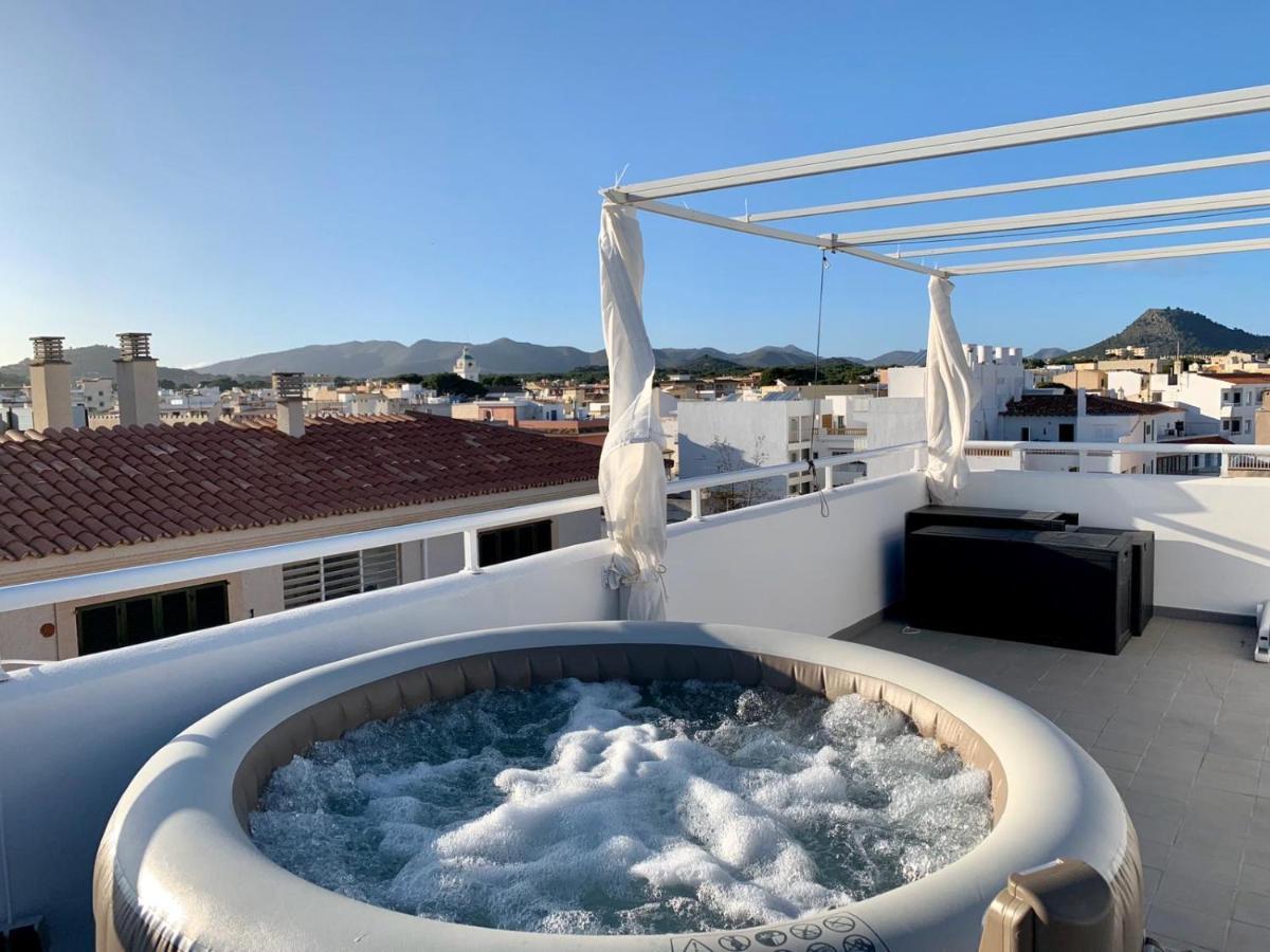Sonne & Meerblick Aus 40 Grad Heissem Whirlpool Geniessen - Zentral Am Hafen Und Dennoch Ruhig Cala Ratjada  Esterno foto