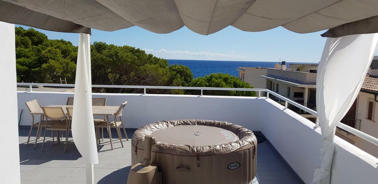 Sonne & Meerblick Aus 40 Grad Heissem Whirlpool Geniessen - Zentral Am Hafen Und Dennoch Ruhig Cala Ratjada  Esterno foto